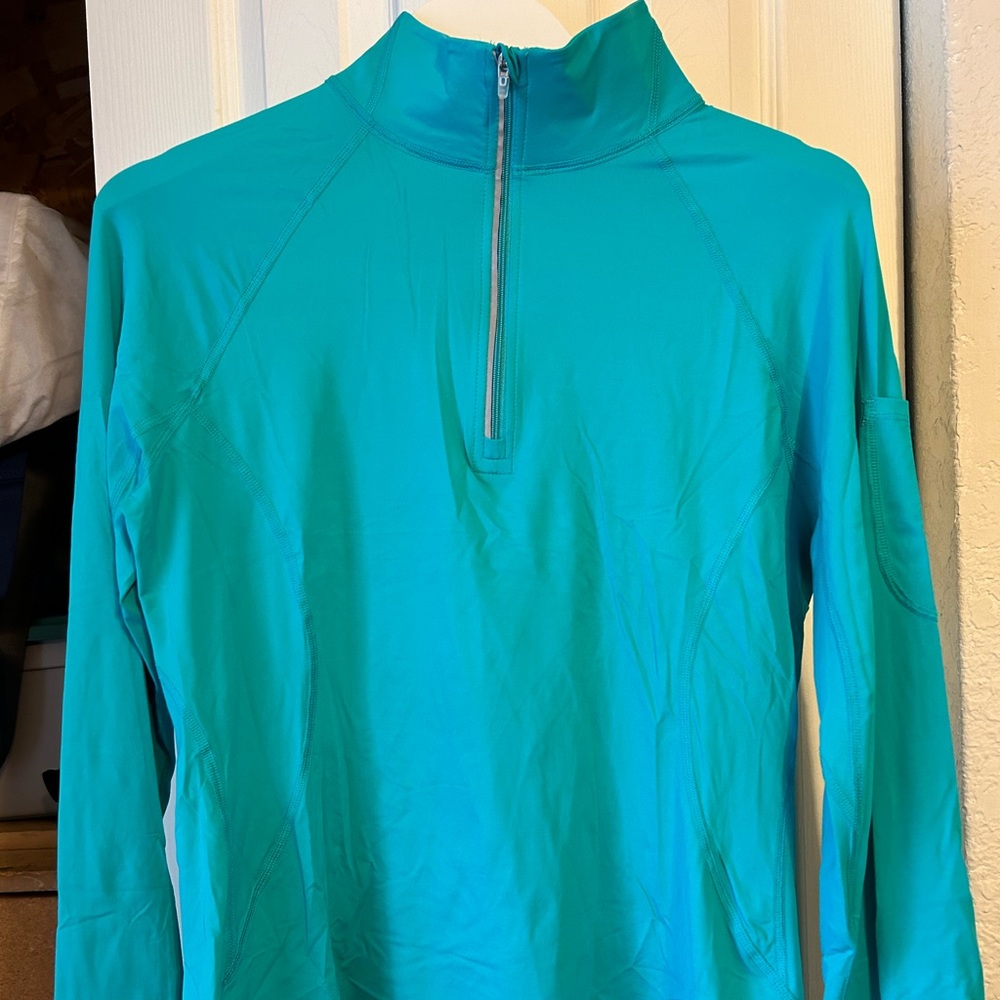 Women’s long sleeve top